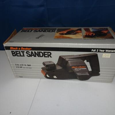 LOT 156. BLACK AND DECKER BELT SANDER