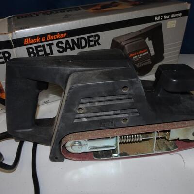 LOT 156. BLACK AND DECKER BELT SANDER
