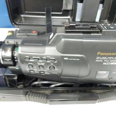 LOT 169. PANASONIC CAMCORDER AND CASE