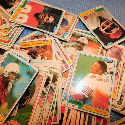 Monster Lot NFL FOOTBALL CARDS Most 1980s 300+ Cards