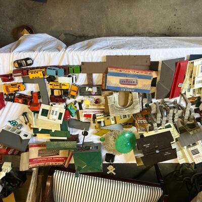 1283 Vintage Plasticville Toy Train Village & More