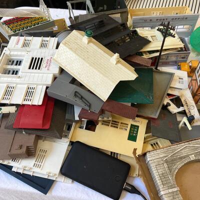 1283 Vintage Plasticville Toy Train Village & More