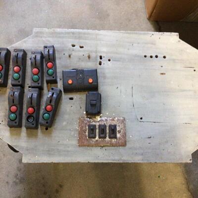 1284 Large Vintage LOT of Lionel Toy Train Railroad Track, Etc