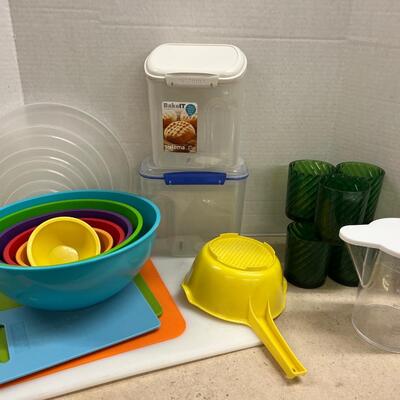 1288 Large Plastic Kitchen Lot