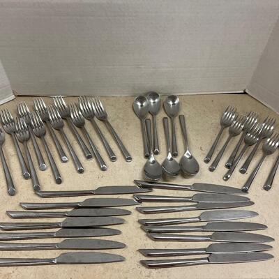 1238 Towle Living Collection â€œWaveâ€ Forged Stainless Steel Flatware Set