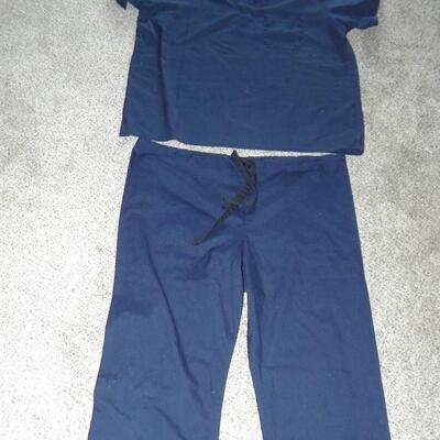 NAVY BLUE SCRUBS SIZE MEDIUM