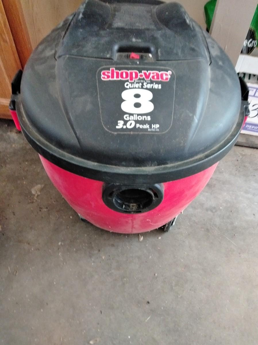 LOT 382 8 GALLON QUIET SERIES SHOPVAC WET / DRY