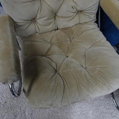 LOT 187. VINTAGE EKORNES STRESSLESS CHROME LOUNGE CHAIR