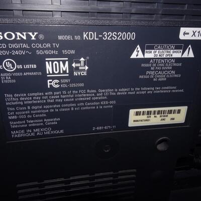 LOT 201.   32" SONY TV