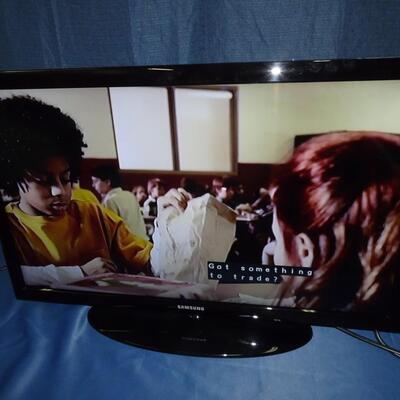 LOT 192.   SAMSUNG.  32"  TV