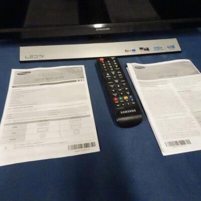 LOT 202.  SAMSUNG 24". LED MONITOR TV