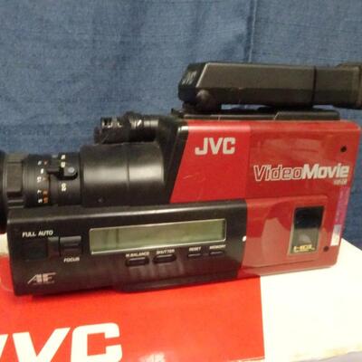 LOT 204. JVC MOVIE CAMERA