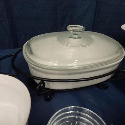 LOT 206. DISHWARE