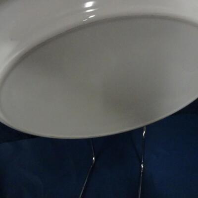 LOT 206. DISHWARE