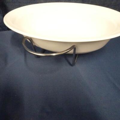 LOT 206. DISHWARE