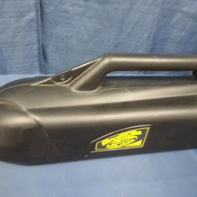 LOT 211. VINTAGE SPORT TUBE CARRYING CASE WITH LOCK
