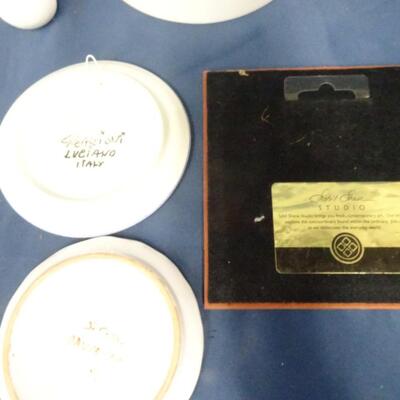 LOT 210. HOME DECOR