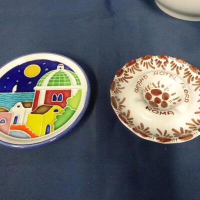 LOT 210. HOME DECOR