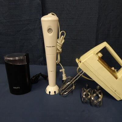 LOT 218. MIXERS AND COFFEE GRINDER
