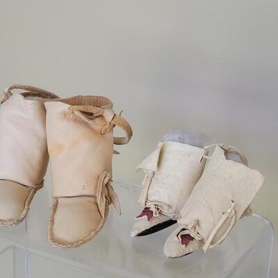 Lot 26: Vintage Very Soft Leather Moccasins Ornaments