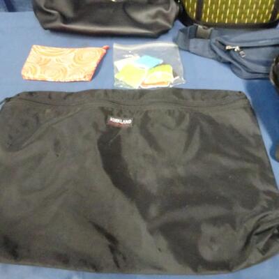 LOT 244. PURSES AND BAGS