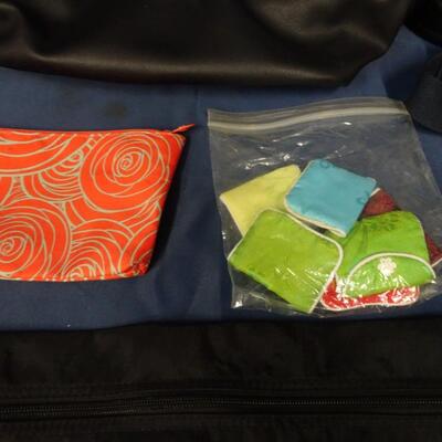 LOT 244. PURSES AND BAGS