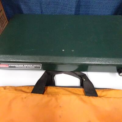 LOT 246. COLEMAN STOVE, CAMPING COOK SET AND COLEMAN LANTERN