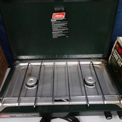 LOT 246. COLEMAN STOVE, CAMPING COOK SET AND COLEMAN LANTERN