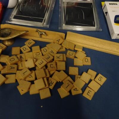 LOT 255.   VARIETY OF ITEMS