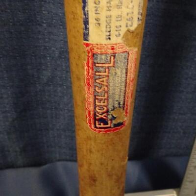 LOT 258. SLEDGE HAMMER AND T SQUARE