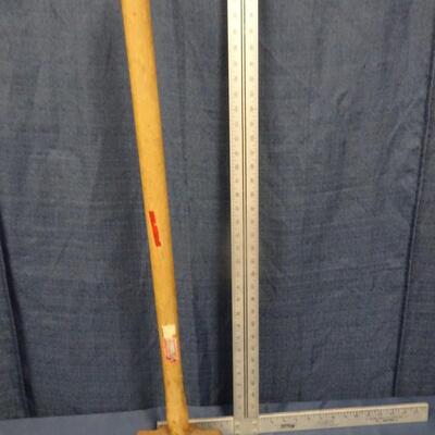 LOT 258. SLEDGE HAMMER AND T SQUARE