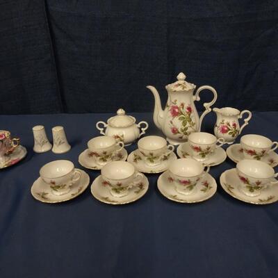 LOT 259  TEA SET