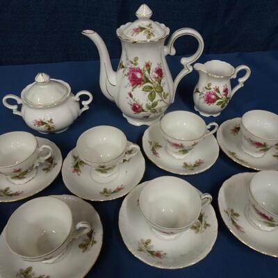 LOT 259  TEA SET