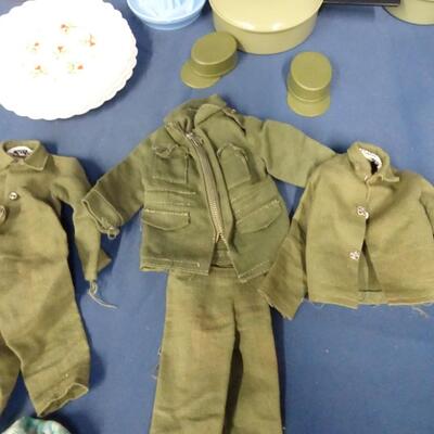 LOT 262. BARBIE, GI JOE CLOTHING, TOY COOKWARE