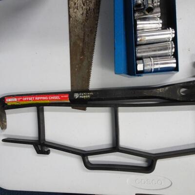 LOT 264. TOOLS