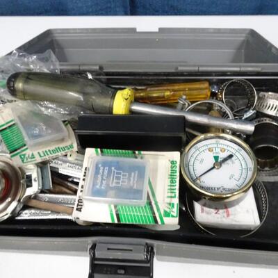 LOT 265. TOOL BOX AND TOOLS