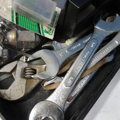 LOT 265. TOOL BOX AND TOOLS