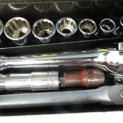 LOT 265. TOOL BOX AND TOOLS