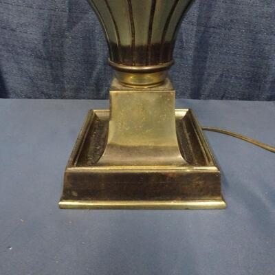 LOT 266. TABLE LAMP