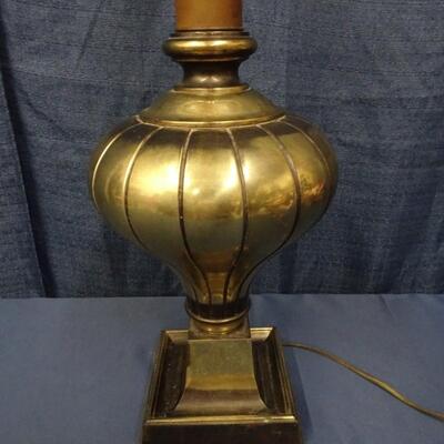 LOT 266. TABLE LAMP