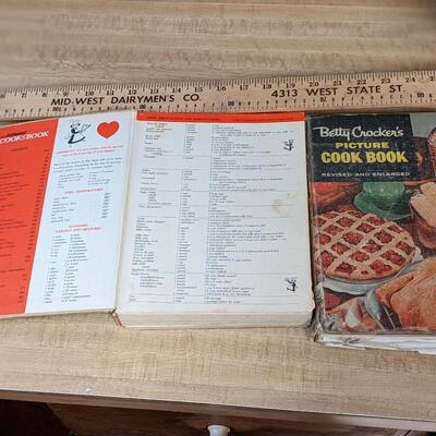 2 Vintage Cookbooks, Priceless!
