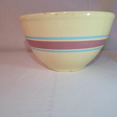 Vintage Watt Ovenware #9 ceramic bowl.