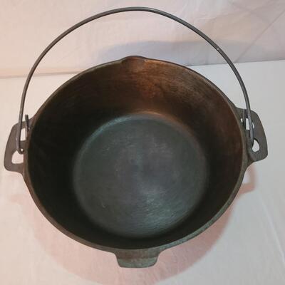 Vintage Cast Iron 10 1/4 Inch Pot