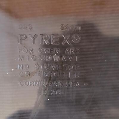 Vintage Pyrex 24cm Plate