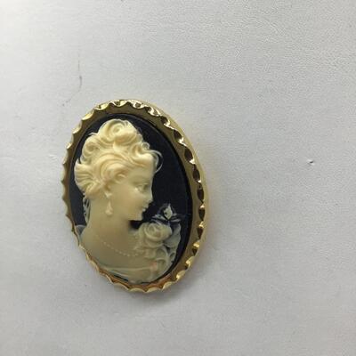 Cameo  Brooch