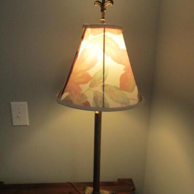 Metal Post Tabletop Lamp with Shade
