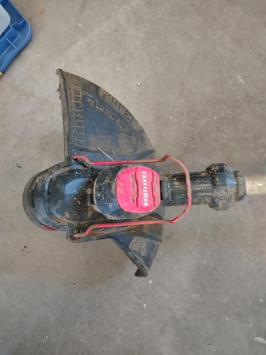 LOT 836 CRAFTSMAN BATTERY OPERATED WEED EATER