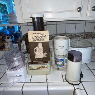 Lot 55 Vintage 1980s Appliance Group La Machine Mini Cuisinart Crock Pot Coffee Grinder