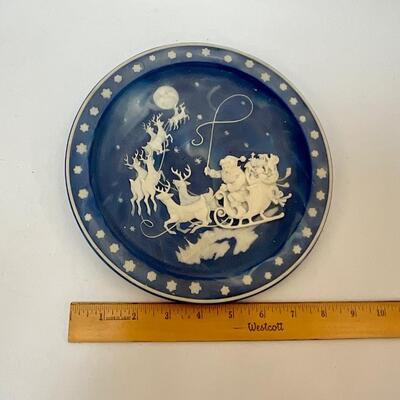 Twas the Night Before Christmas Happy Christmas to all Commemorative Incolay Plate Decor 1992