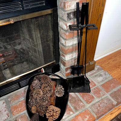 Lot 93 Set Metal Fireplace Wood Basket & Tools Poker Brush